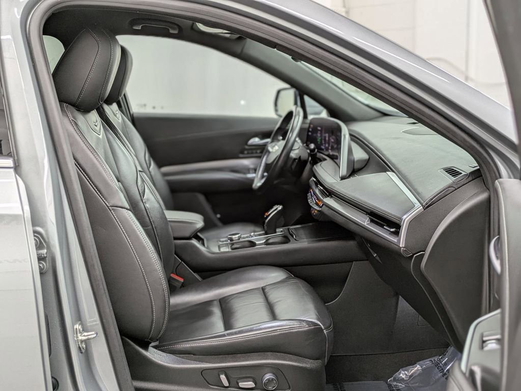 Used 2024 Cadillac XT4 Premium Luxury image 19