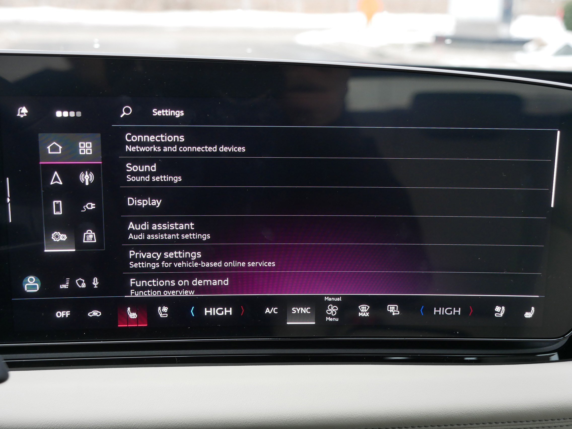 Used 2025 Audi A6 e-tron Prestige w/ Beige Warm Weather Package image 26