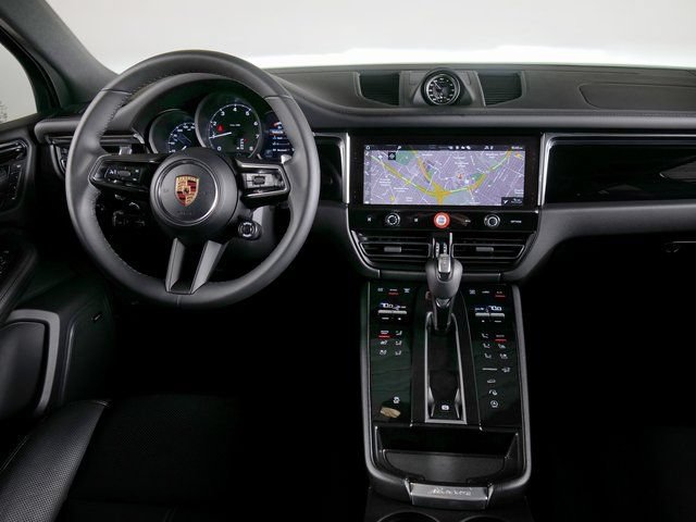 Certified 2026 Porsche Macan AWD/4WD image 14
