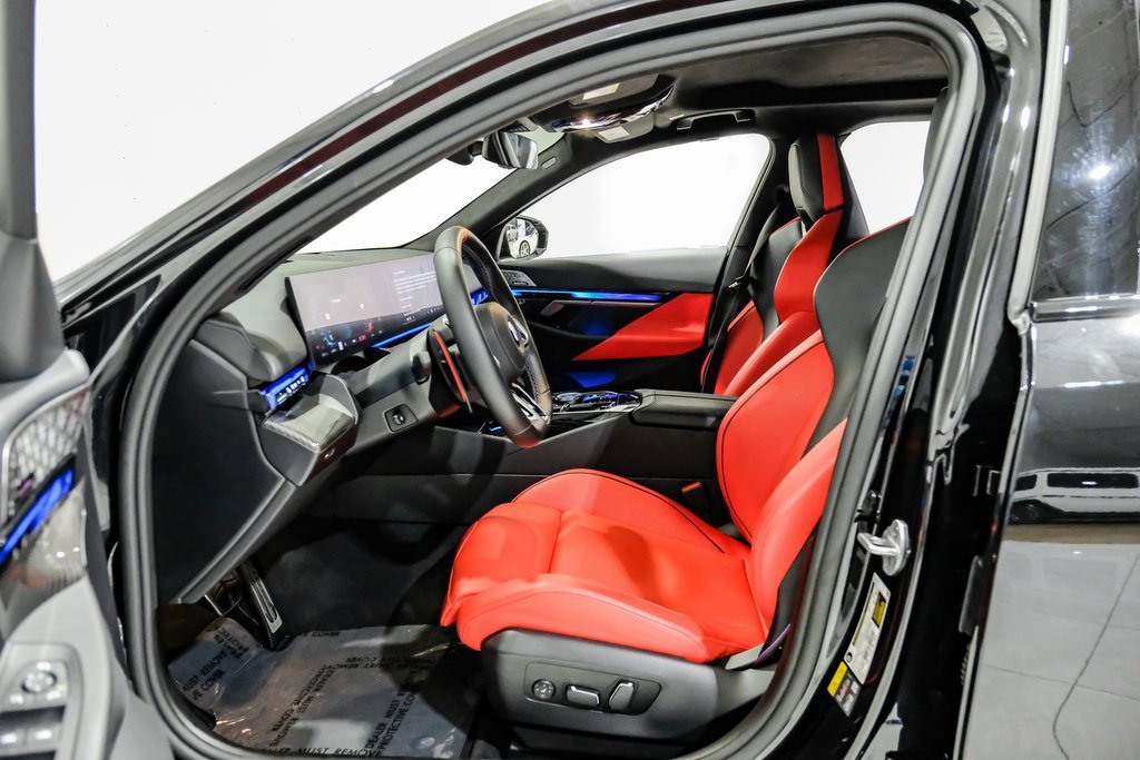 Used 2025 BMW M5 w/ Carbon Package image 7