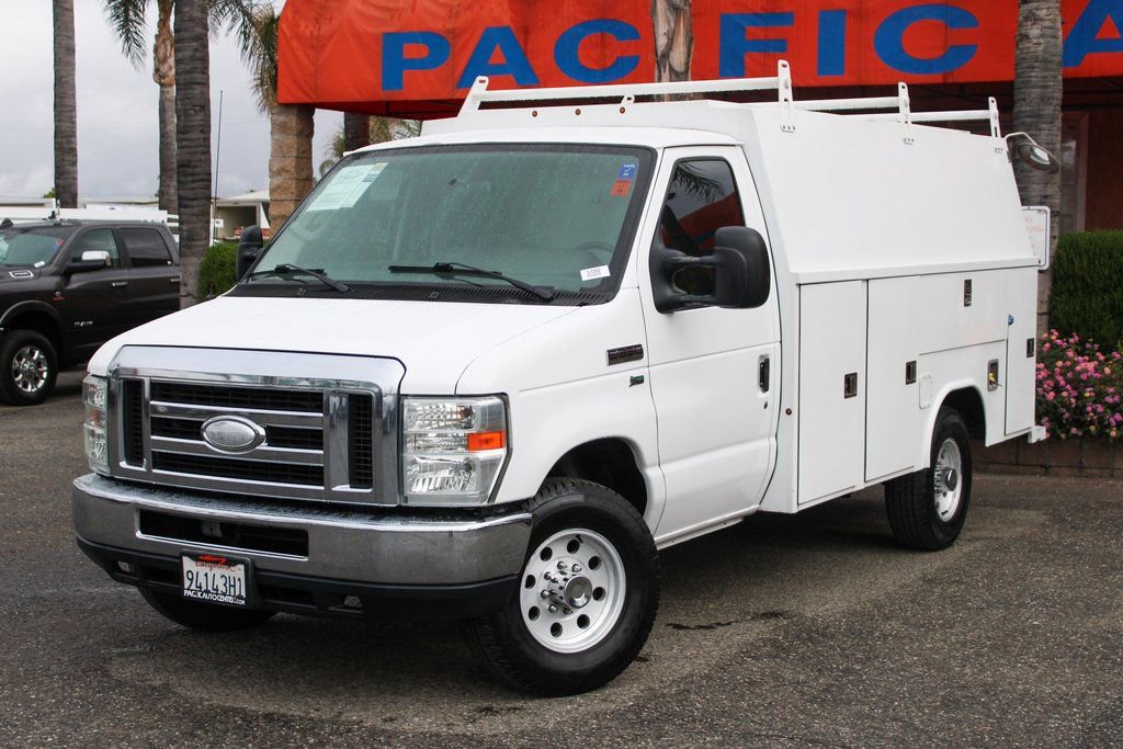 Used 2014 Ford E-350 and Econoline 350 Super Duty w/ Power Windows & Locks Group image 4