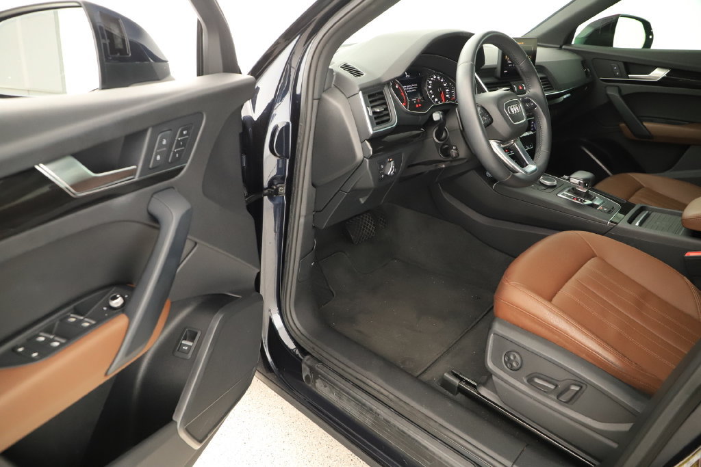 Used 2020 Audi Q5 2.0T Premium w/ Convenience Package AWD/4WD image 14