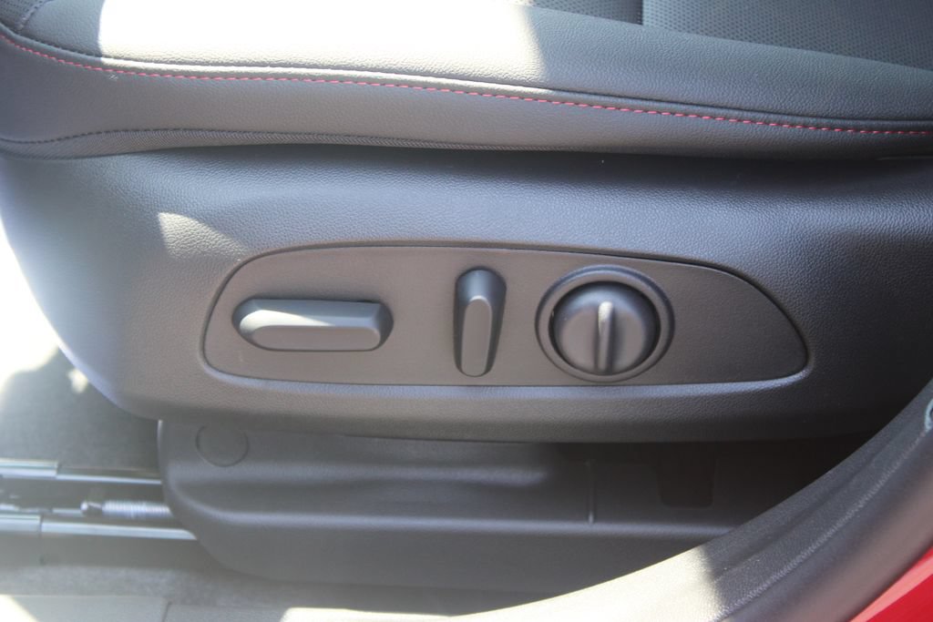 New 2026 Chevrolet Trax RS w/ Sunroof Package FWD image 22