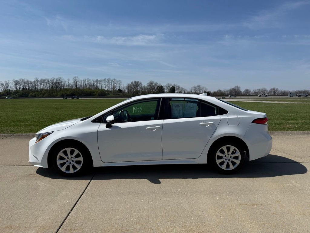 Used 2025 Toyota Corolla LE image 8