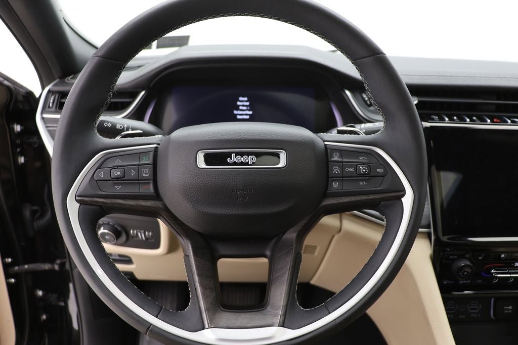 Used 2023 Jeep Grand Cherokee L Limited w/ Luxury Tech Group II AWD/4WD image 20