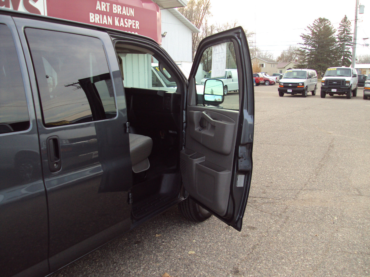 Used 2017 Chevrolet Express 2500 LS image 12
