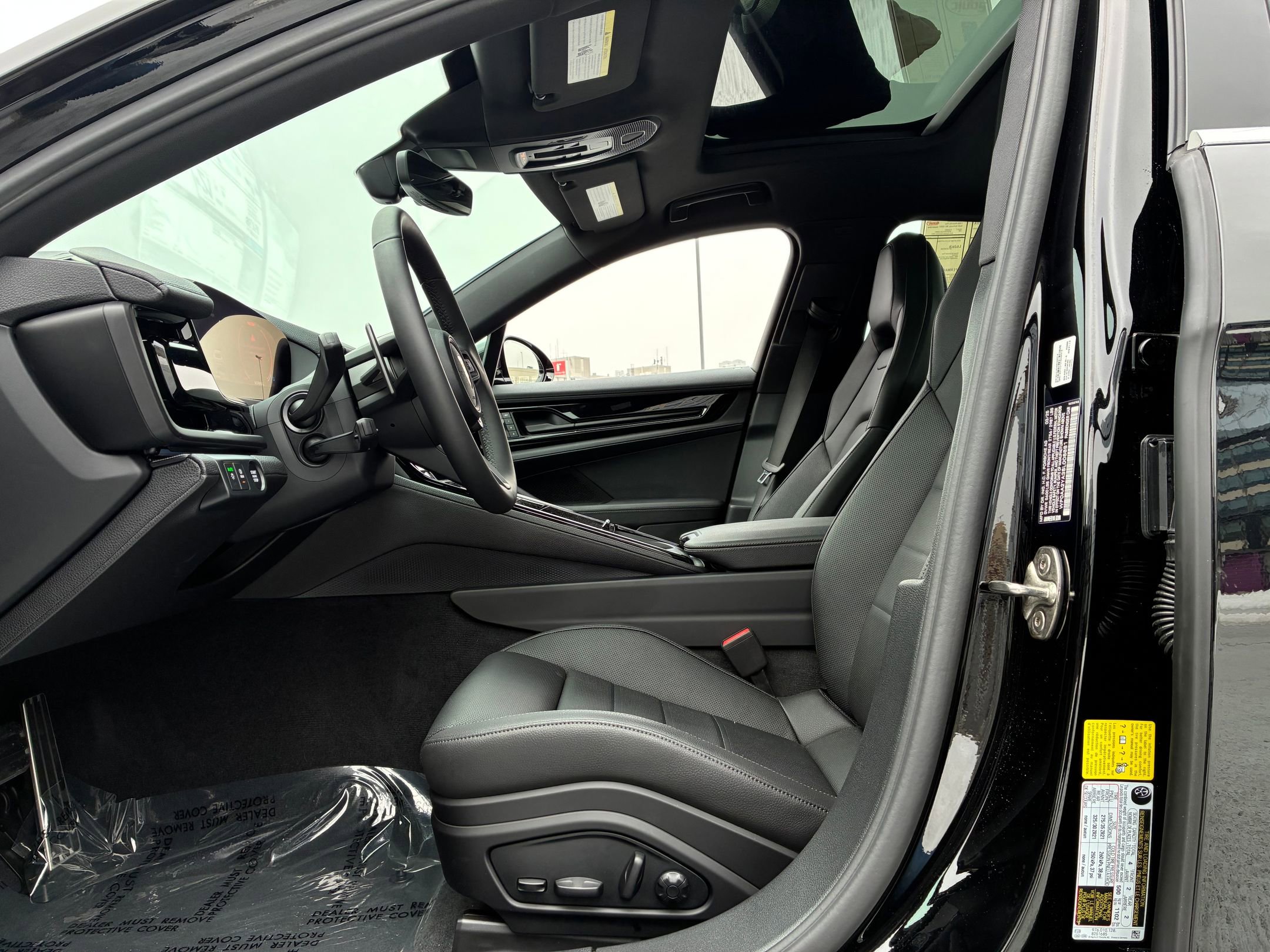 Certified 2025 Porsche Panamera 4 image 5