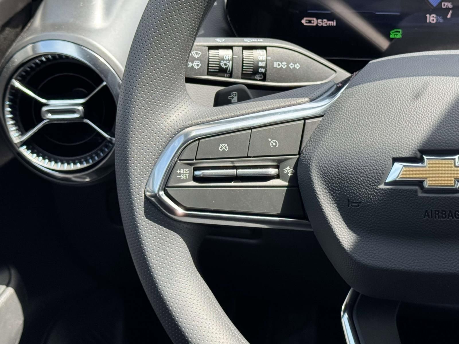 New 2026 Chevrolet Equinox EV LT image 17