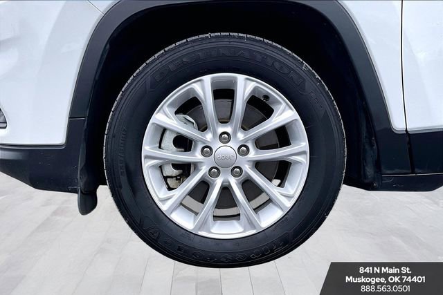 Used 2022 Jeep Cherokee Latitude Lux FWD image 31