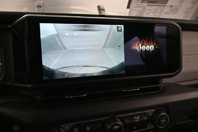 Used 2024 Jeep Wrangler Unlimited AWD/4WD image 35