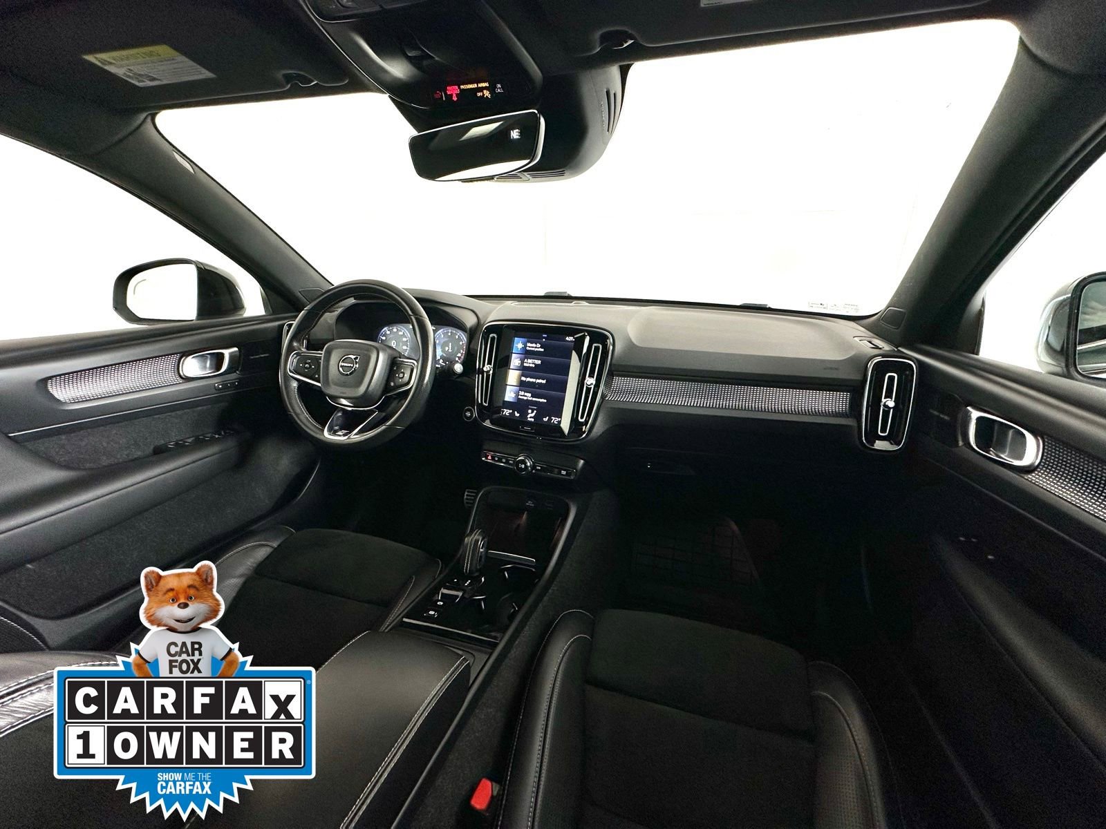 Used 2019 Volvo XC40 T5 R-Design image 2