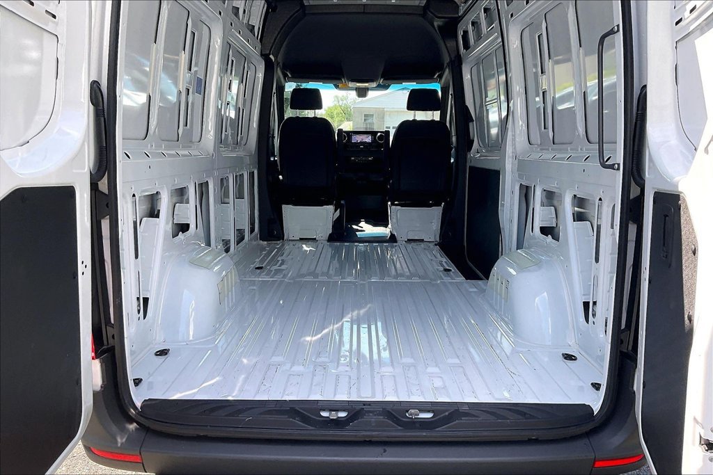 Used 2026 Mercedes-Benz Sprinter 2500 image 8