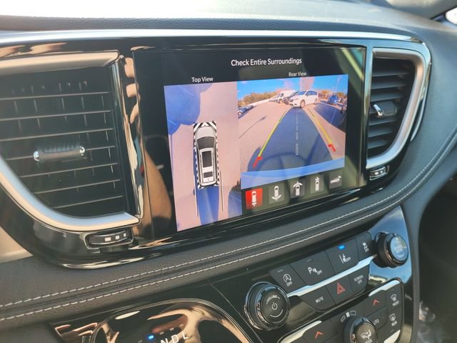 New 2026 Chrysler Pacifica Select FWD image 29