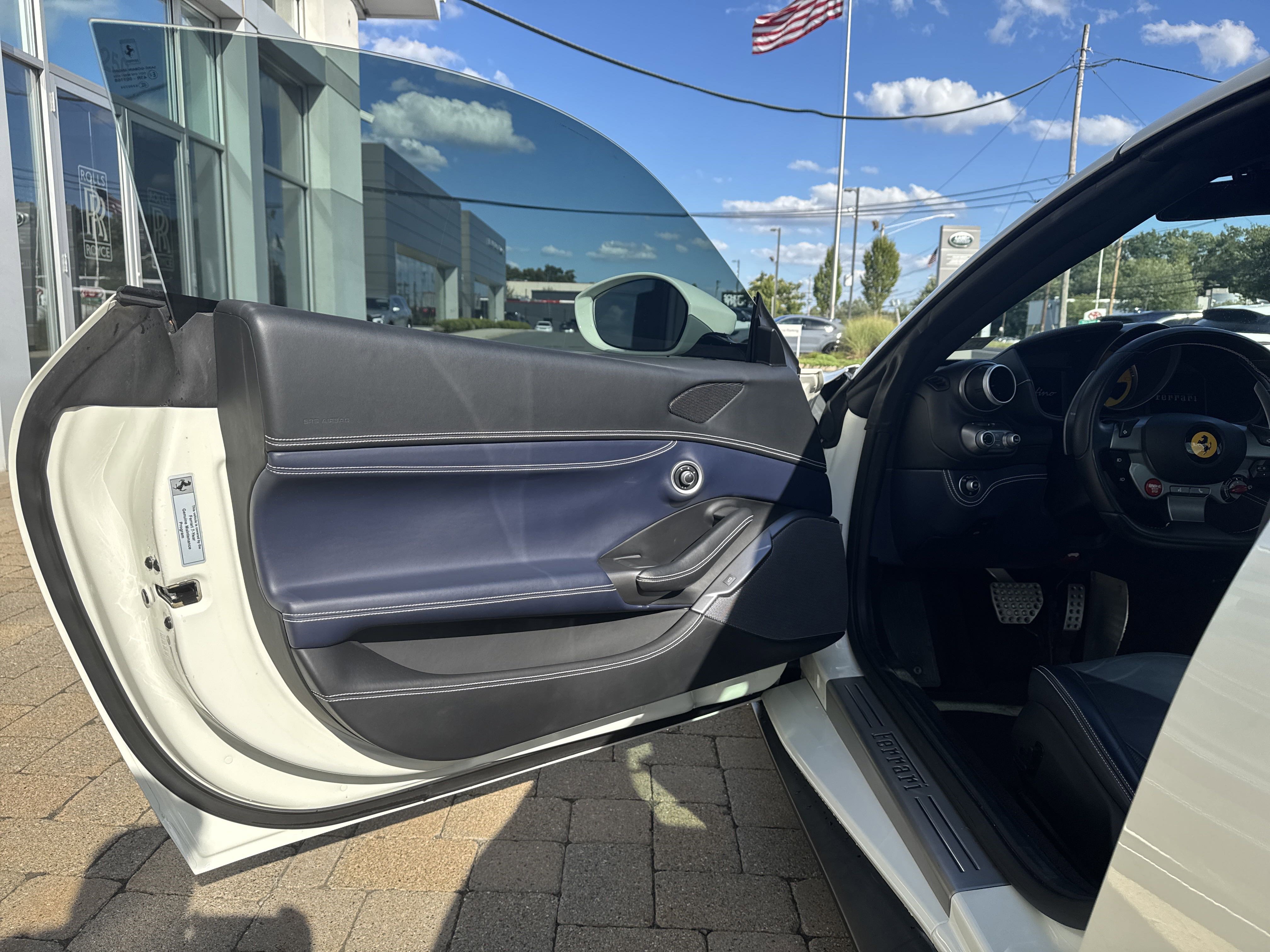 Used 2019 Ferrari Portofino image 13