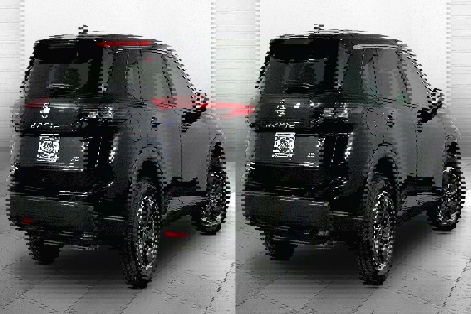 Used 2025 Nissan Rogue SV image 13