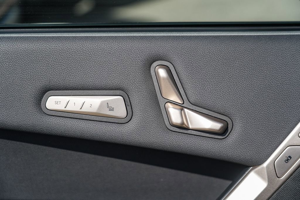 Used 2024 BMW iX xDrive50 image 22