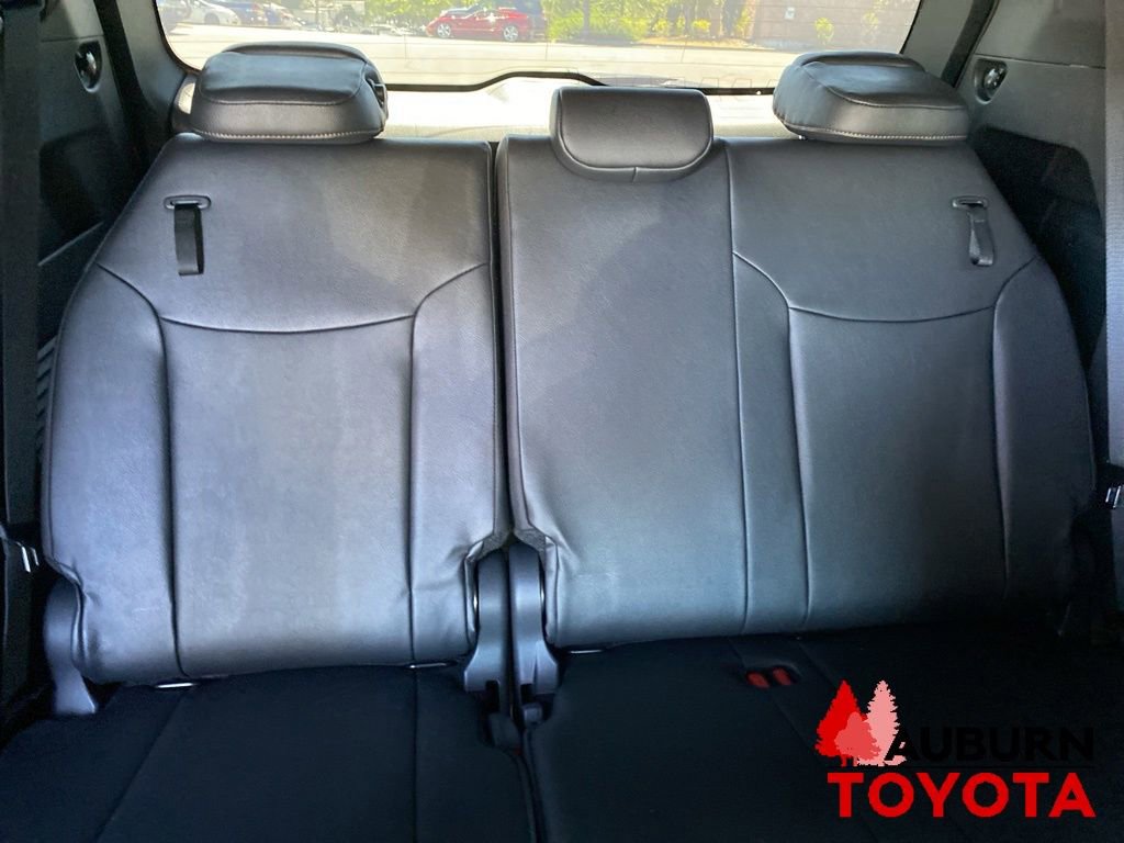 Used 2025 Toyota Sienna Platinum AWD/4WD image 20