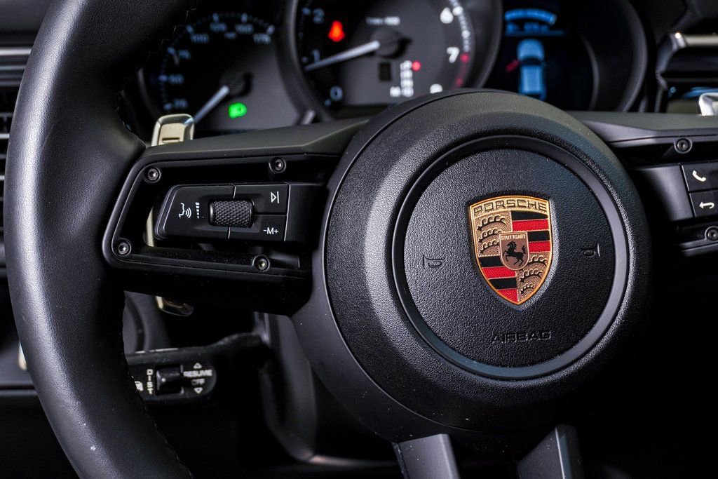 Certified 2025 Porsche Macan image 20