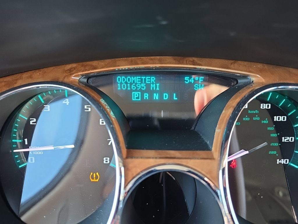 Used 2011 Buick Enclave CXL image 27