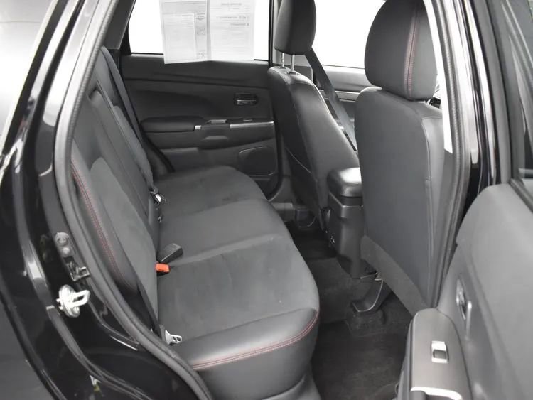 Used 2025 Mitsubishi Outlander Sport ES AWD/4WD image 17