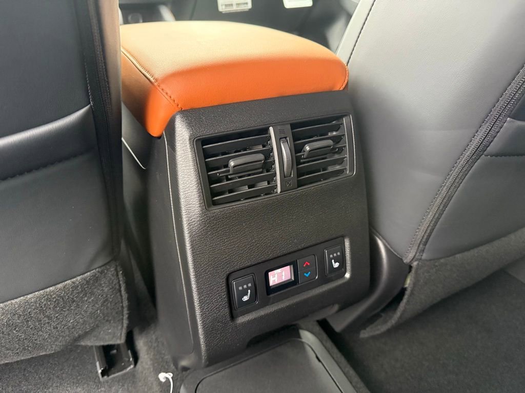 New 2025 Mitsubishi Outlander SEL image 25