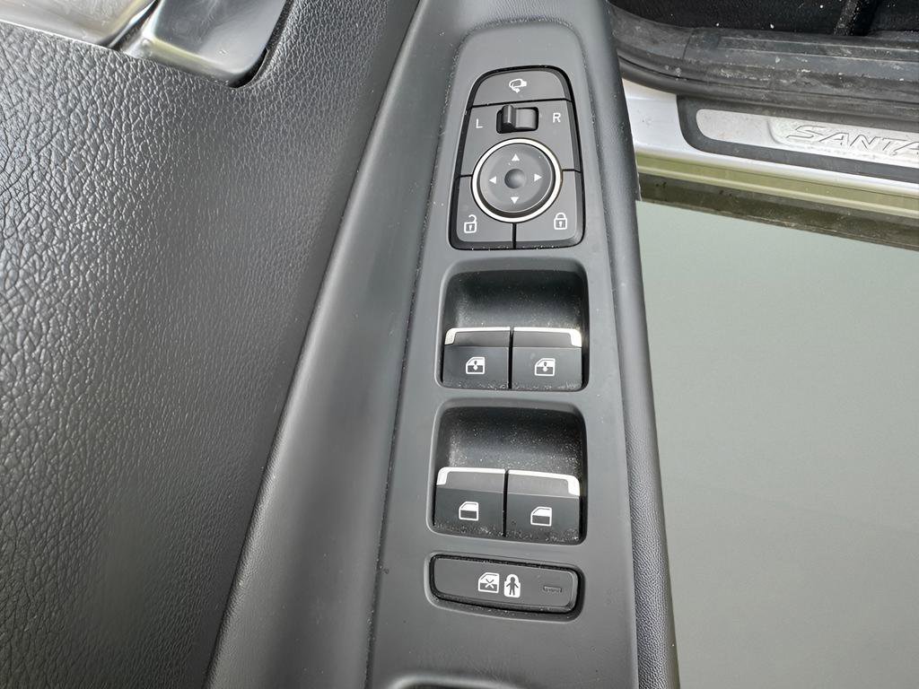 Used 2022 Hyundai Santa Fe Limited w/ Cargo Package AWD/4WD image 18