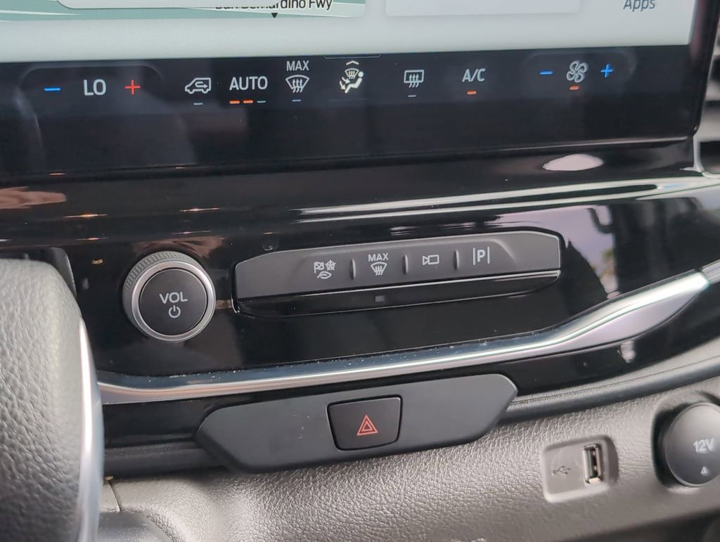 Used 2023 Ford Transit 350 XLT image 11