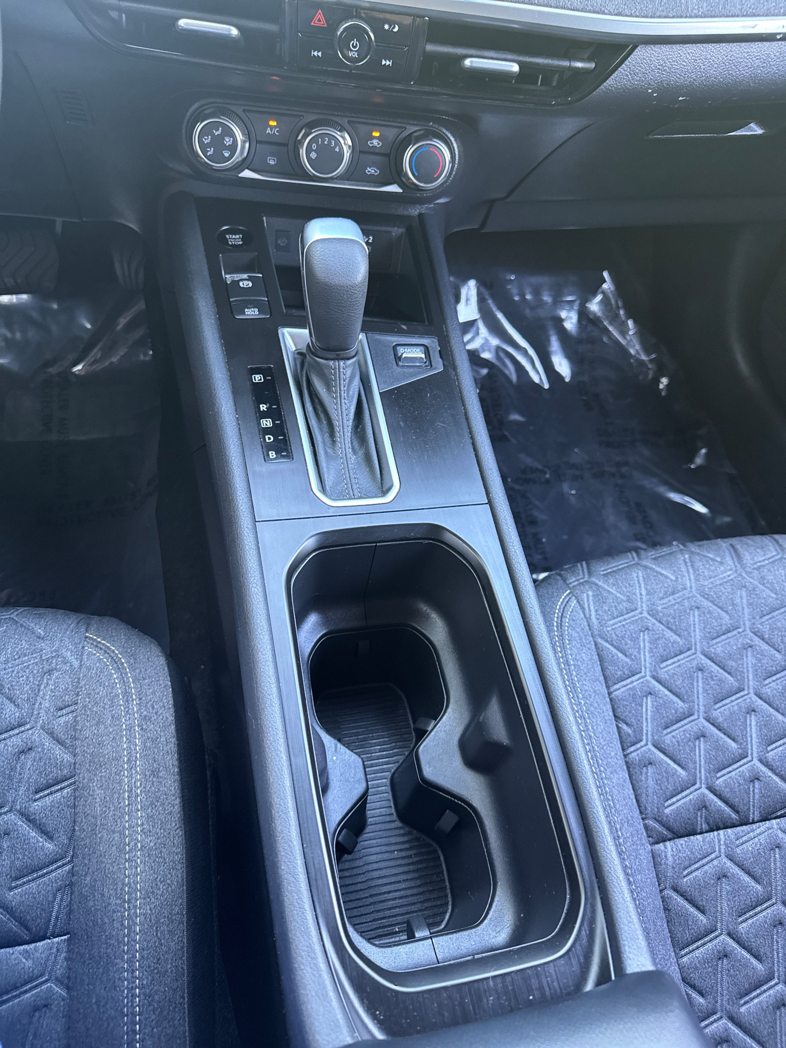 Used 2025 Nissan Kicks SV FWD image 16