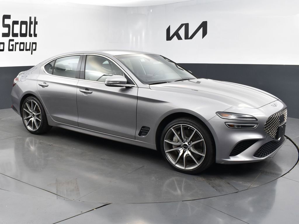 Used 2025 Genesis G70 2.5T image 7
