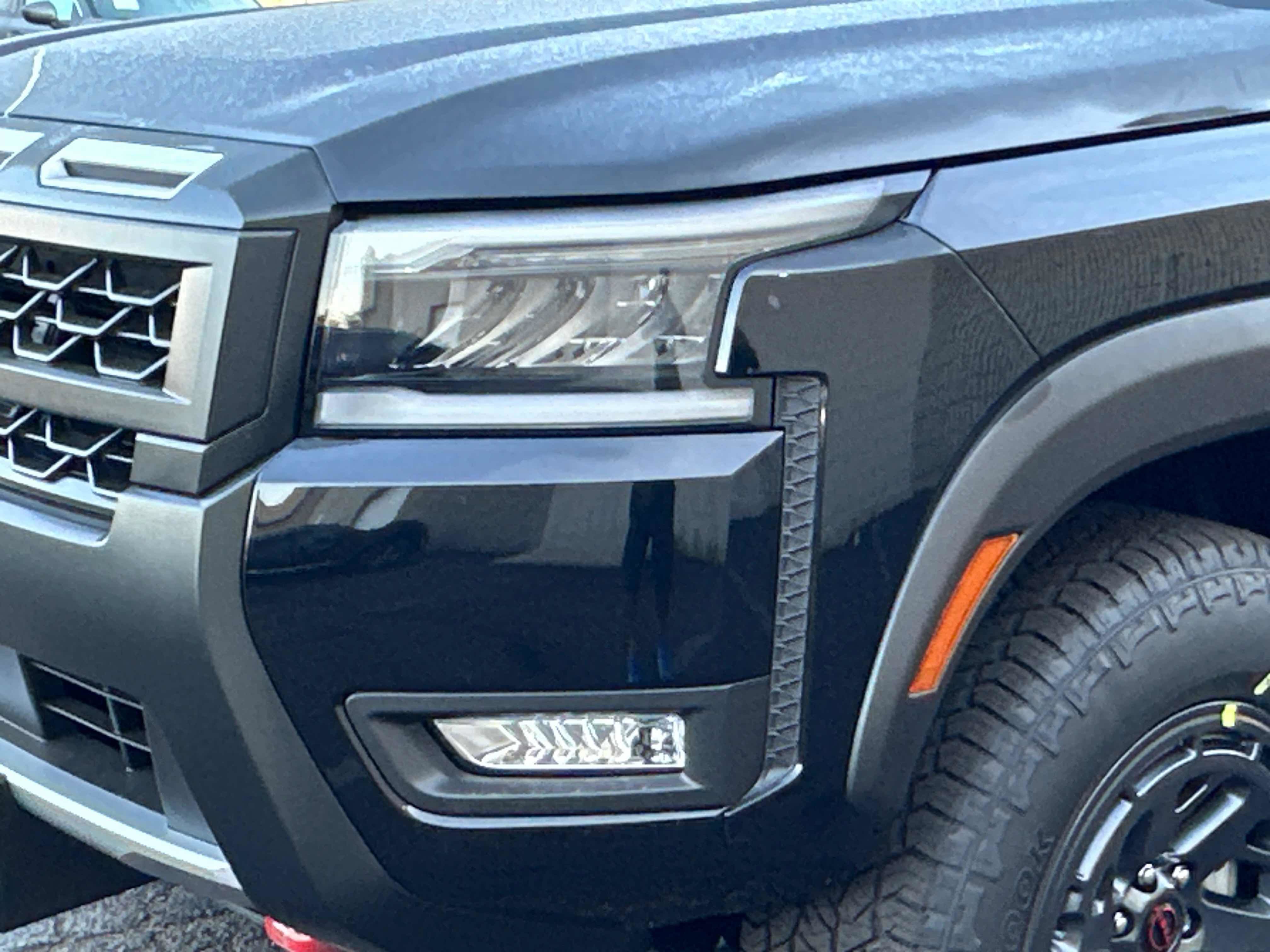 New 2026 Nissan Frontier PRO-4X w/ Pro-4x Convenience Package image 9