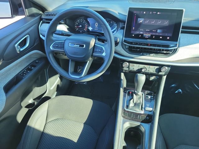 Used 2023 Jeep Compass Sport image 15