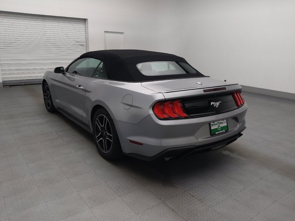 Used 2022 Ford Mustang Premium RWD image 5