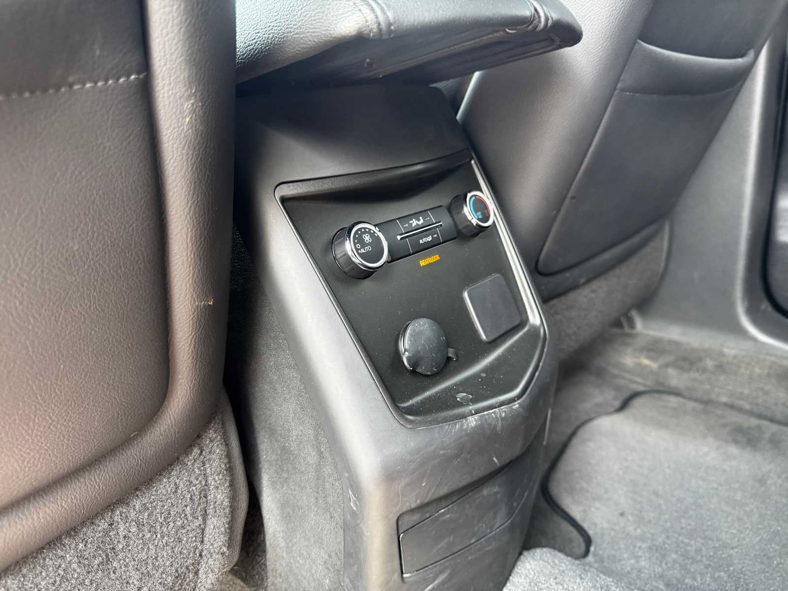 Used 2013 Lincoln MKT AWD image 27