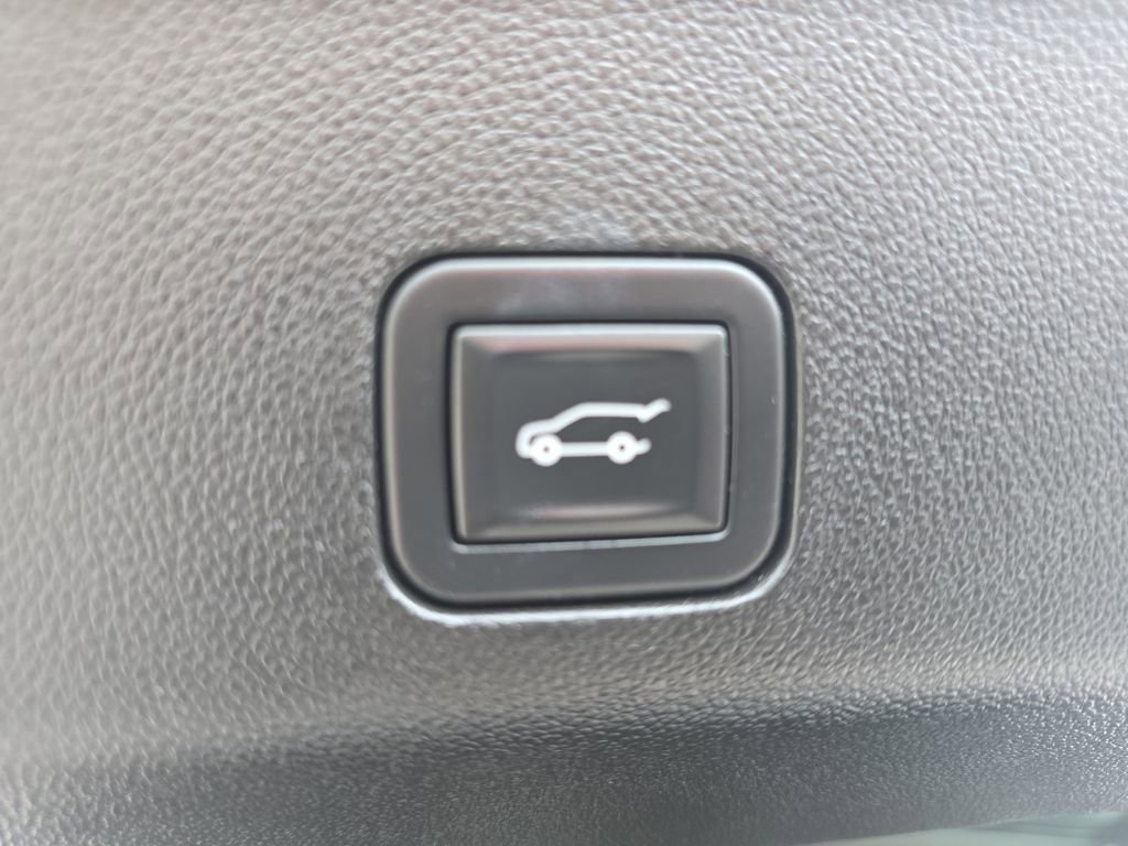 Certified 2023 GMC Yukon XL Denali Ultimate image 15