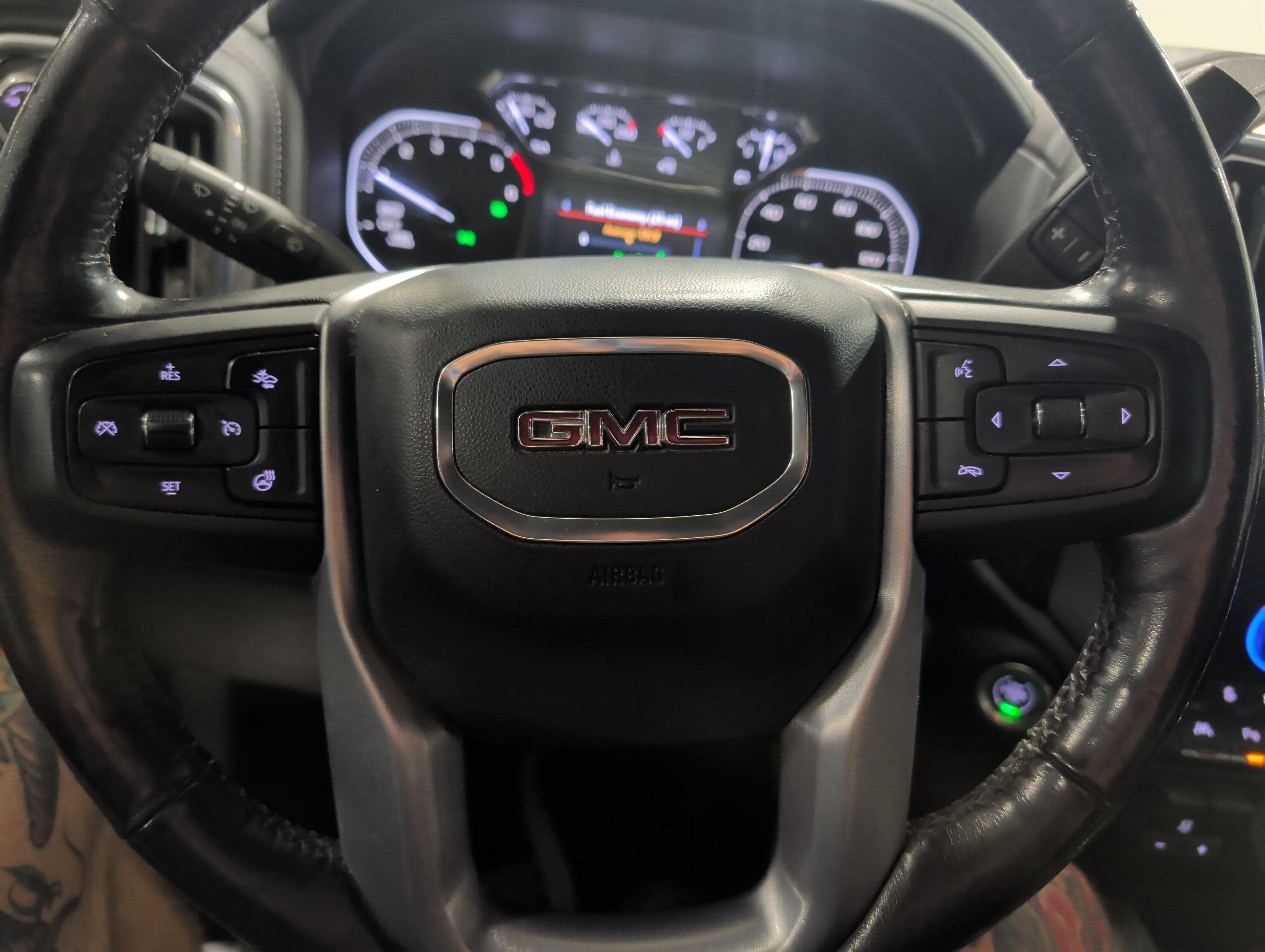 Used 2020 GMC Sierra 1500 SLT w/ SLT Premium Plus Package AWD/4WD image 10
