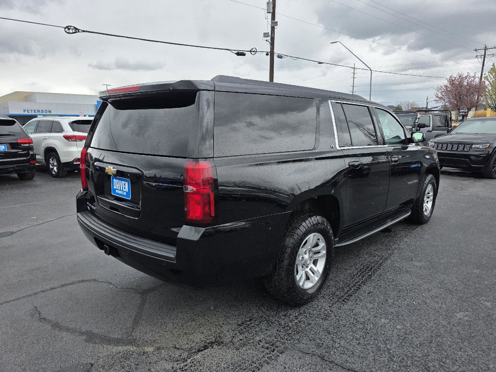 Used 2018 Chevrolet Suburban LT image 5