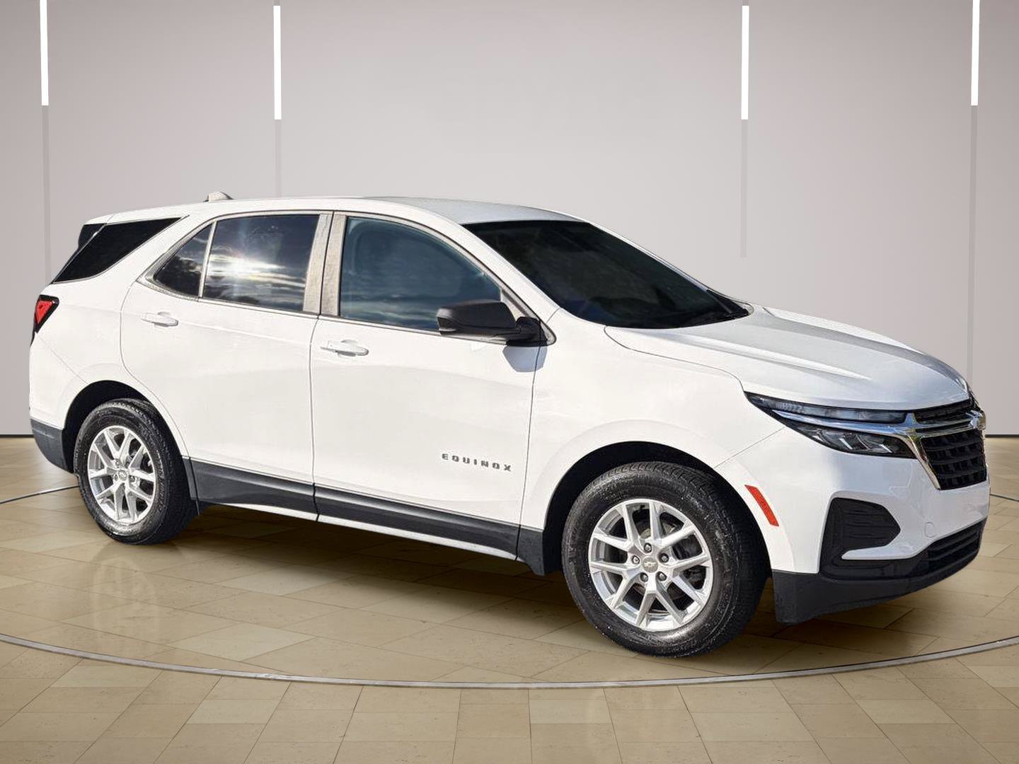 Used 2024 Chevrolet Equinox LS w/ LS Convenience Package FWD image 7