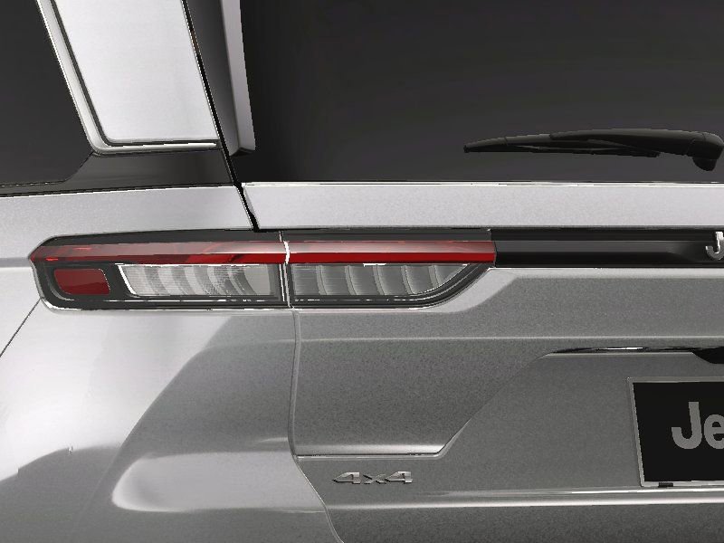 New 2025 Jeep Grand Cherokee 4WD image 12