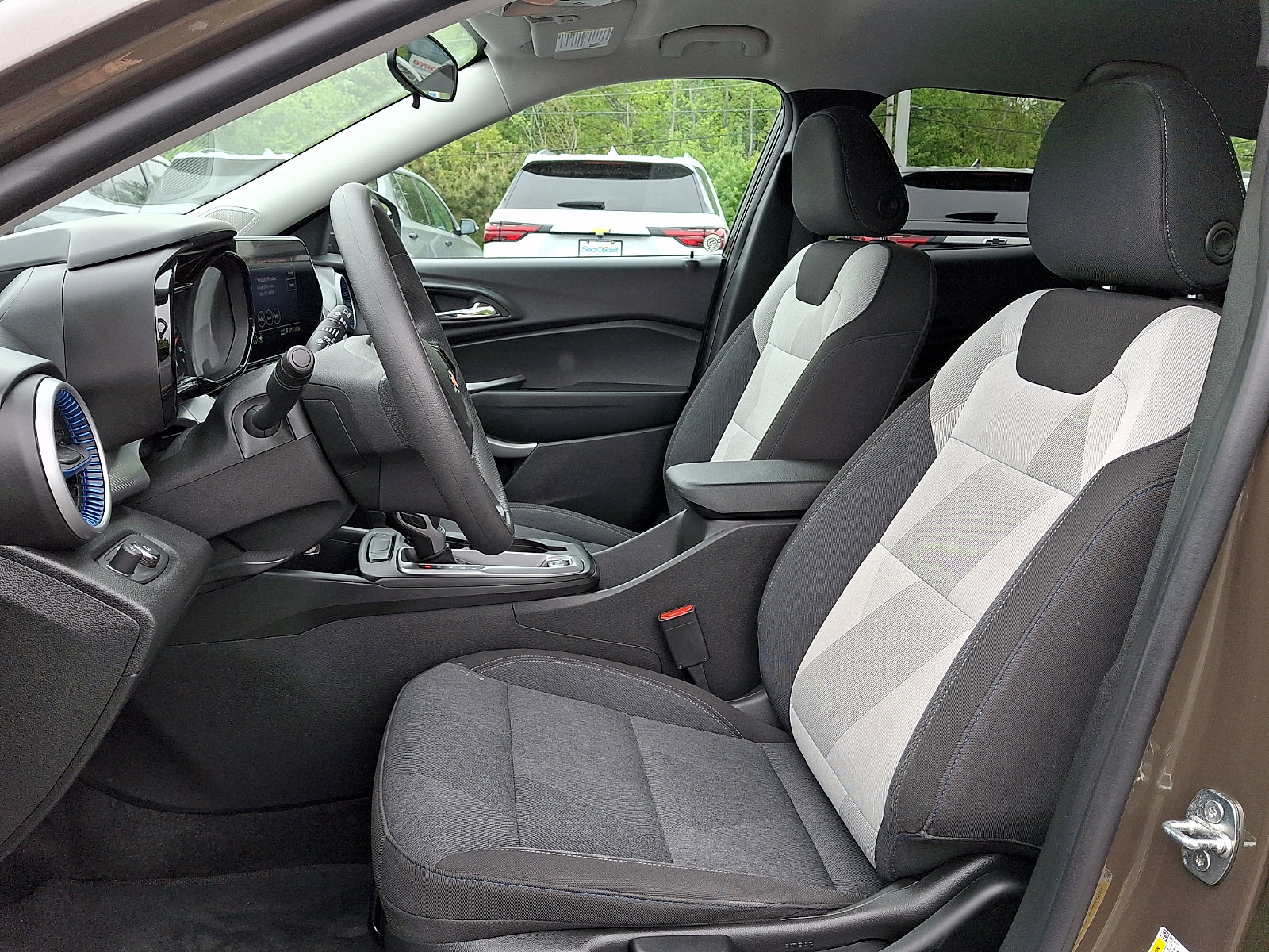 Certified 2024 Chevrolet Trax LS w/ LS Convenience Package FWD image 14