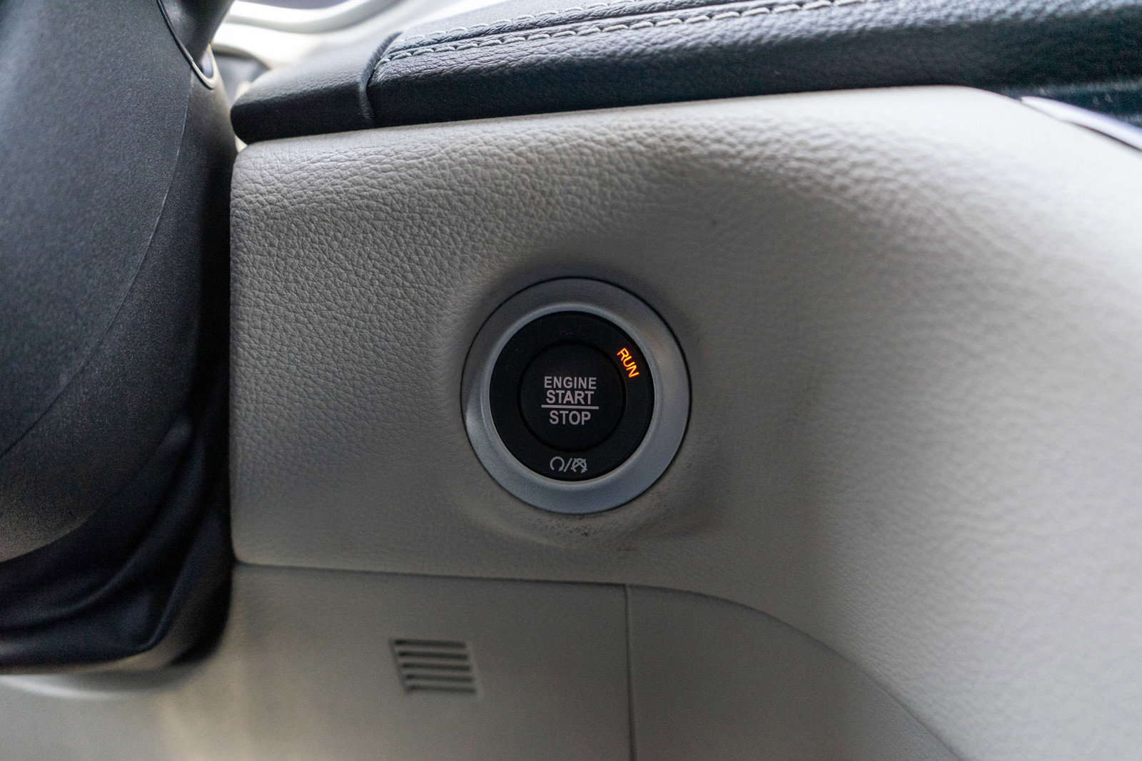 Used 2022 Chrysler Pacifica Touring-L FWD image 22
