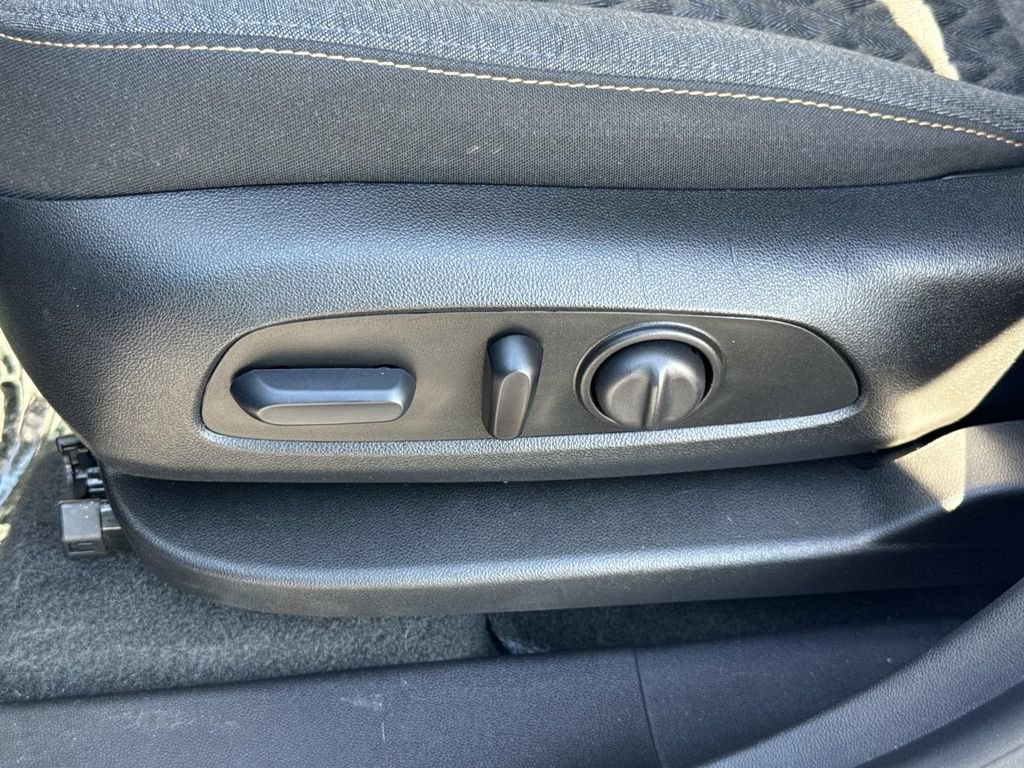 Used 2024 Chevrolet Equinox LT AWD/4WD image 17