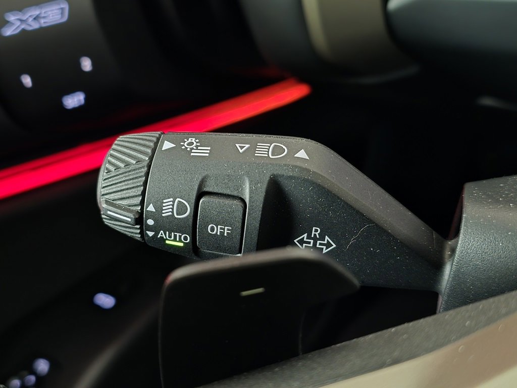 Used 2025 BMW X3 xDrive30i w/ Premium Package image 29