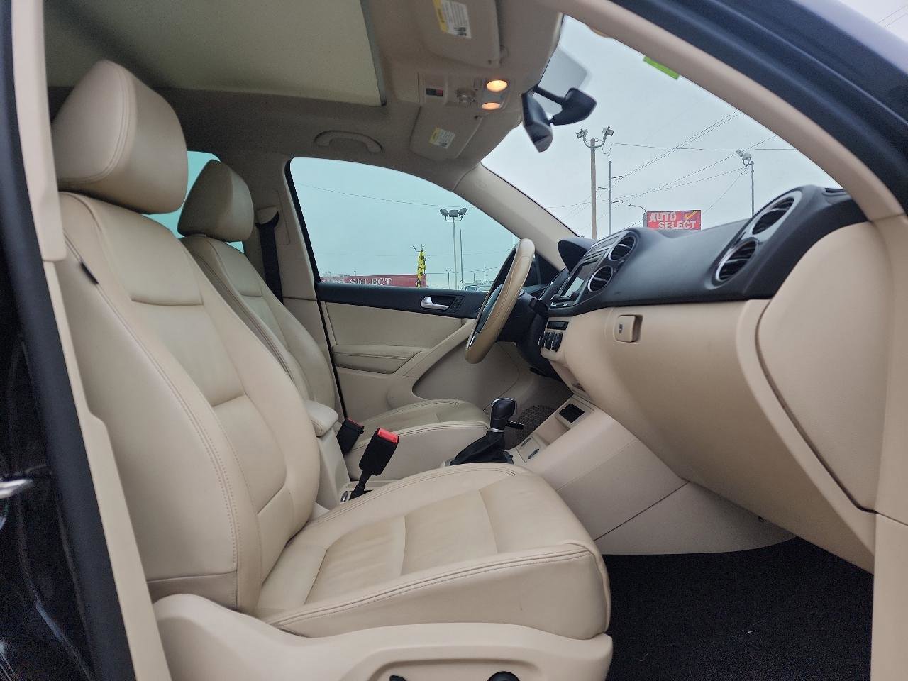 Used 2016 Volkswagen Tiguan SEL FWD image 19