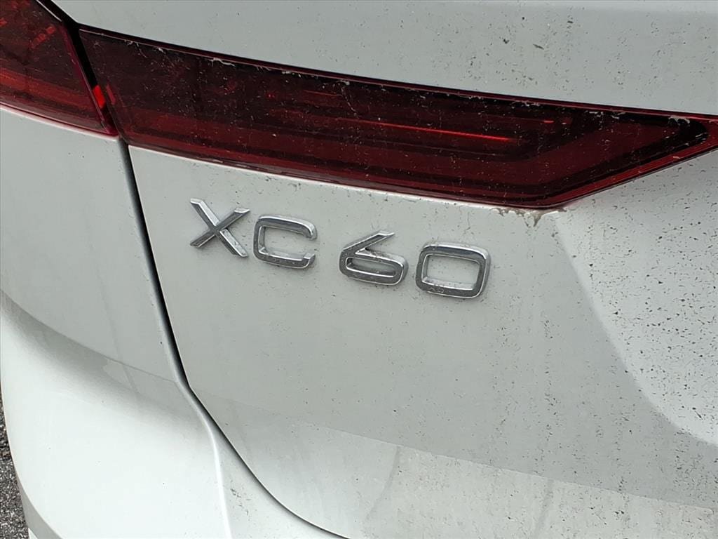 New 2026 Volvo XC60 B5 Plus w/ Protection Package Premier AWD/4WD image 6