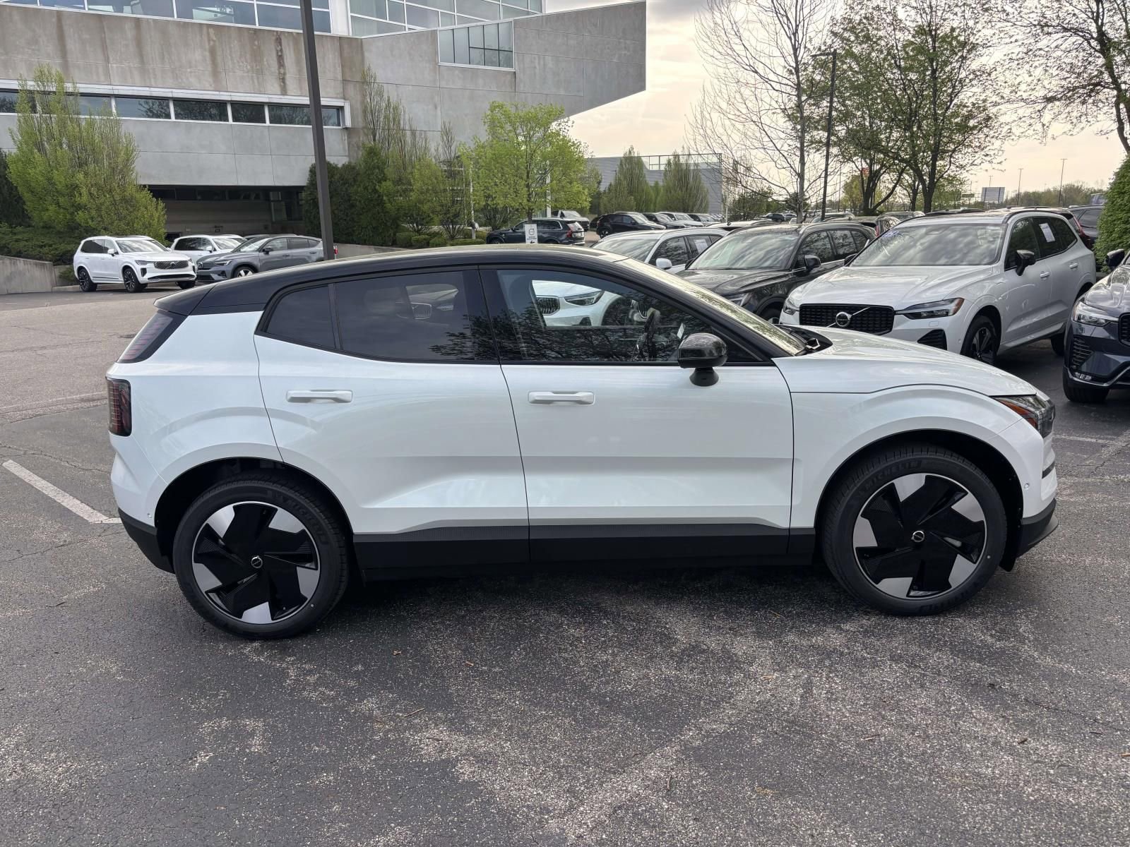 New 2026 Volvo EX30 Ultra w/ Climate Package AWD/4WD image 4