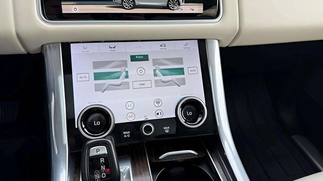 Used 2020 Land Rover Range Rover Sport HSE image 28