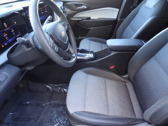 Used 2024 Chevrolet Trax LT FWD image 6