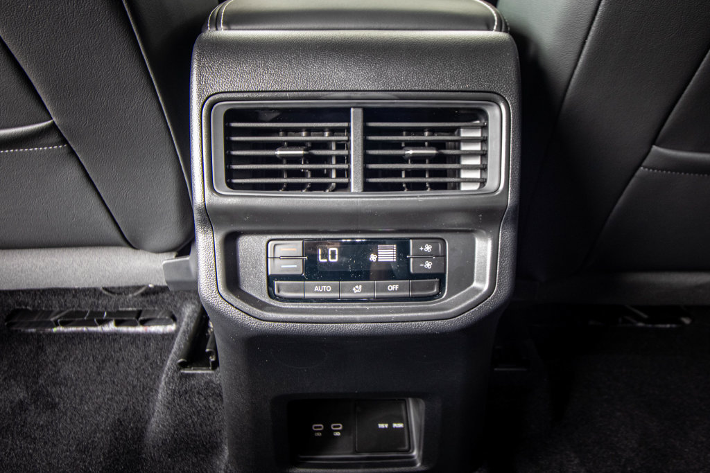 New 2027 Volkswagen Atlas SE FWD image 29