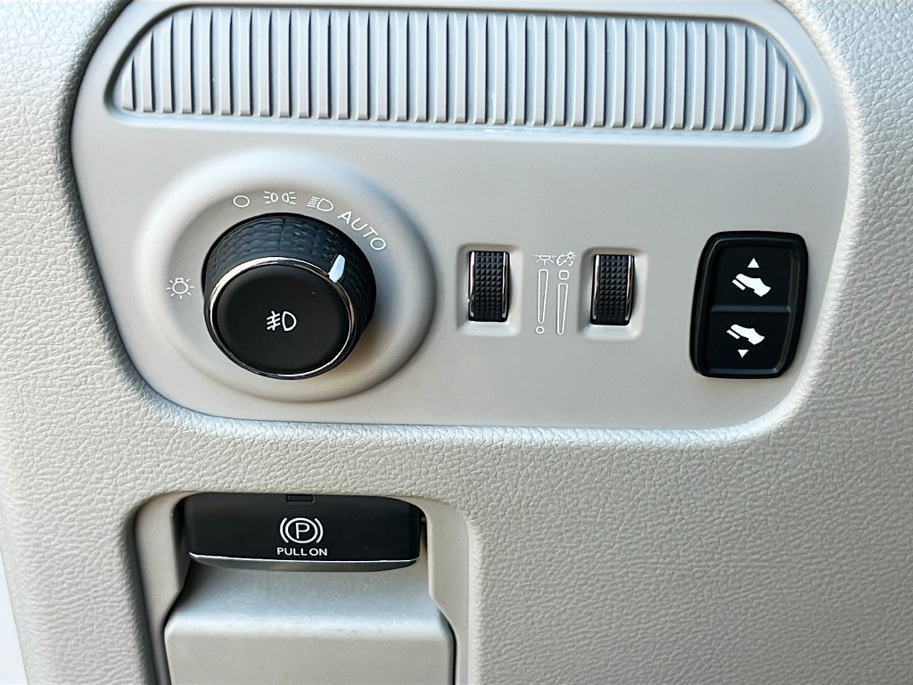 Used 2022 Jeep Wagoneer Series II AWD/4WD image 10