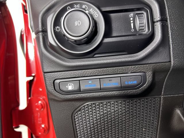 Used 2025 Jeep Wrangler Unlimited Sahara w/ Safety Group AWD/4WD image 17
